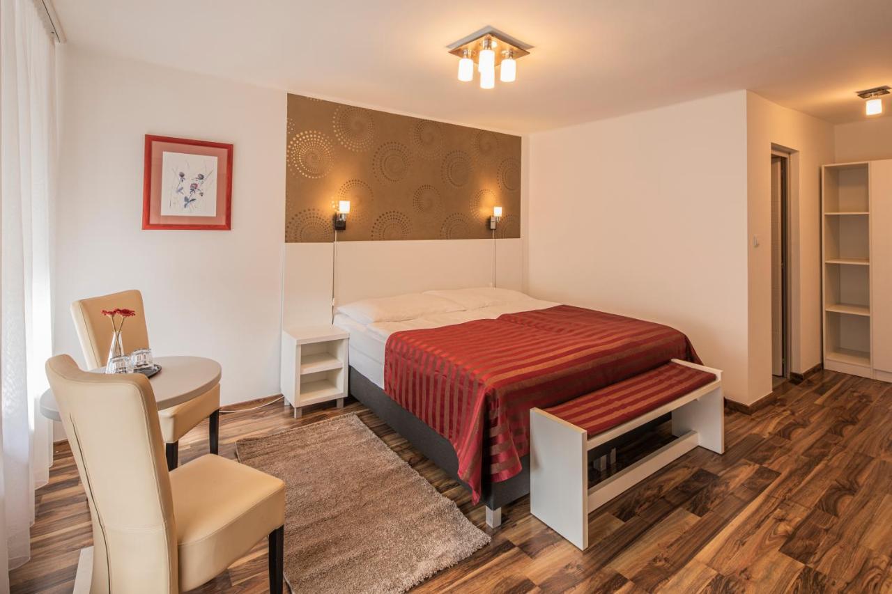 Mosonmagyaróvár Riviera Rooms Vendegszobak المظهر الخارجي الصورة